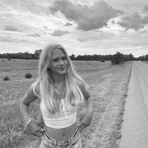 Meet your Posher, Ayla